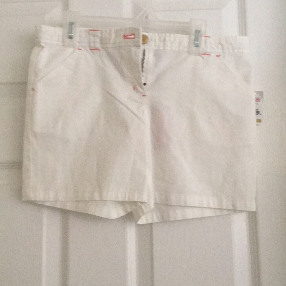 Vineyard Vines White shorts